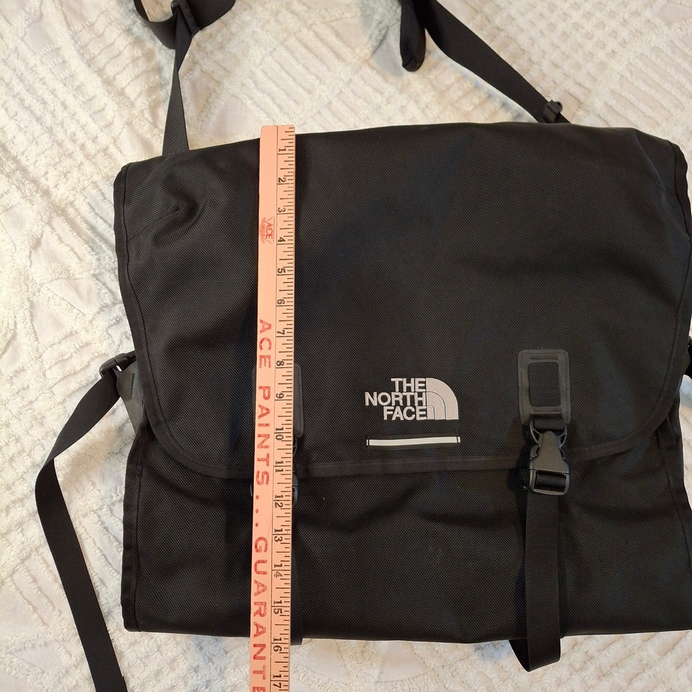 The North Face XL Messenger Bag Black Nylon Laptop Commuter Shoulder Satchel Bag - Picture 2 of 13